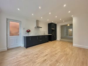 Living Kitchen- click for photo gallery